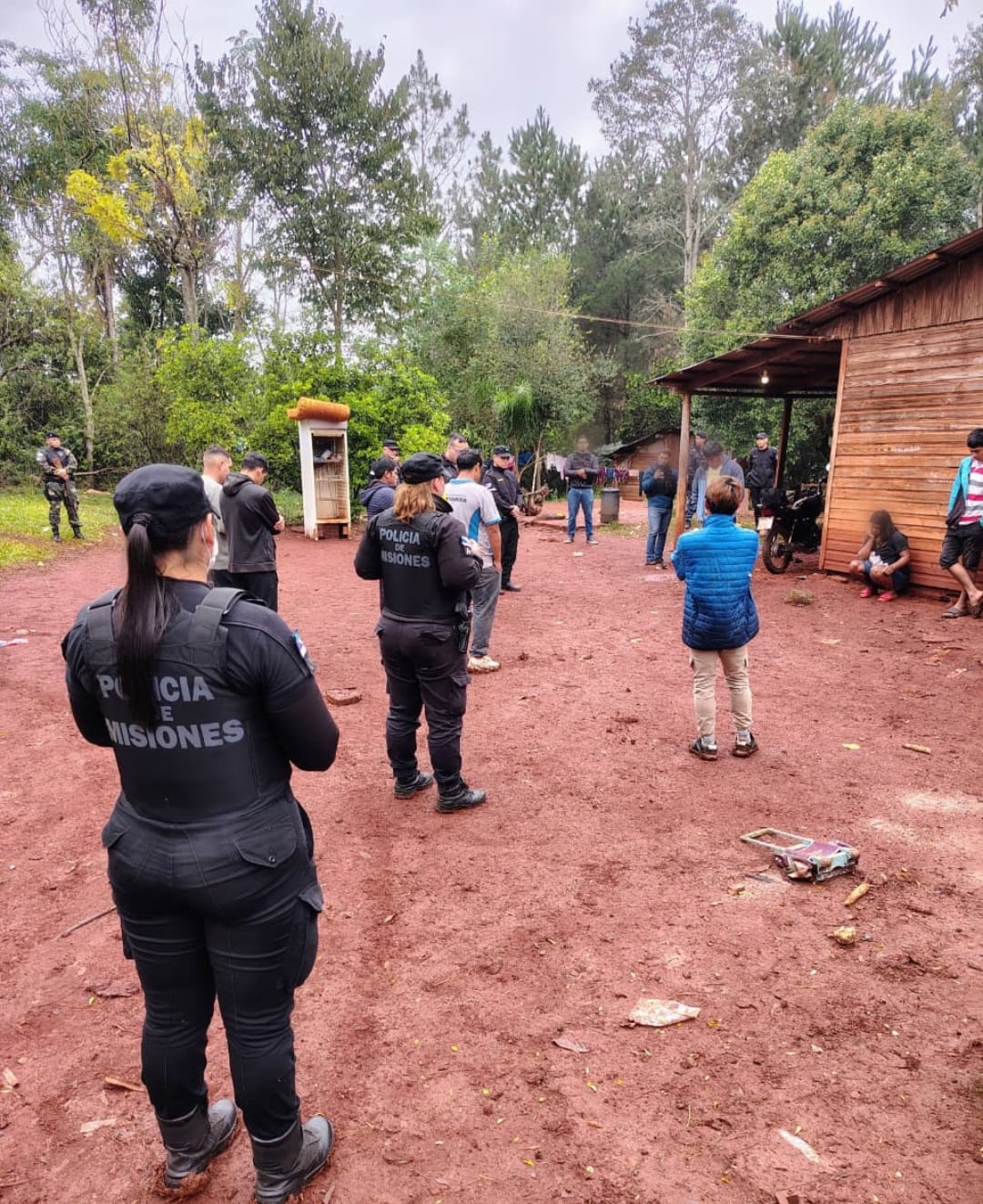 Andresito: Allanaron una vivienda en una comunidad guaraní, detuvieron a un joven y secuestraron dispositivos electrónicos 2